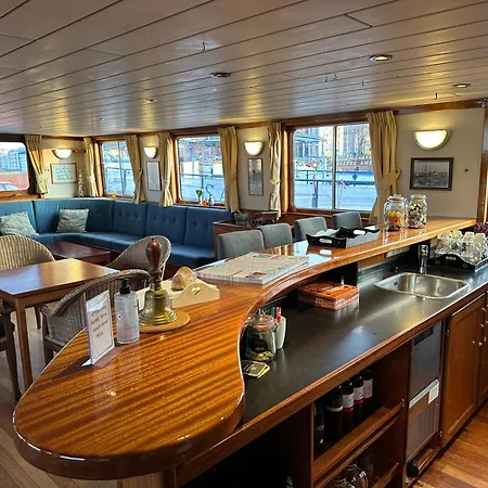 Hotelboat Angeline מלון