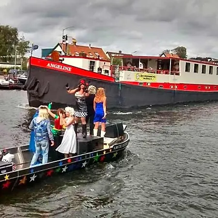Hotelboat Angeline * Amsterdam