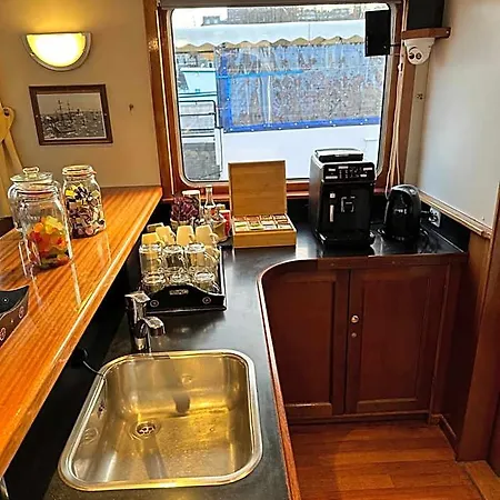 Hotelboat Angeline Hotel *