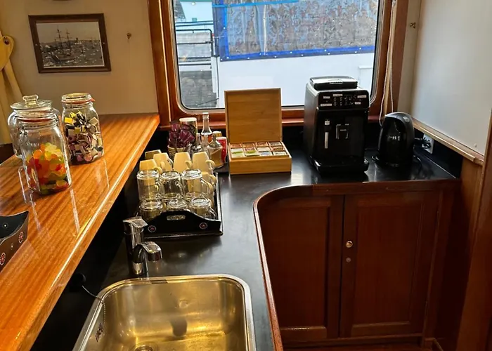 Hotelboat Angeline Amsterdam